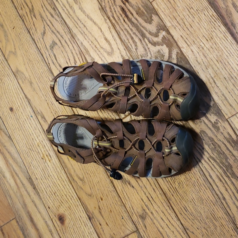 KEEN Footware Stretch Athletic Waterproof Sandals Size 10
